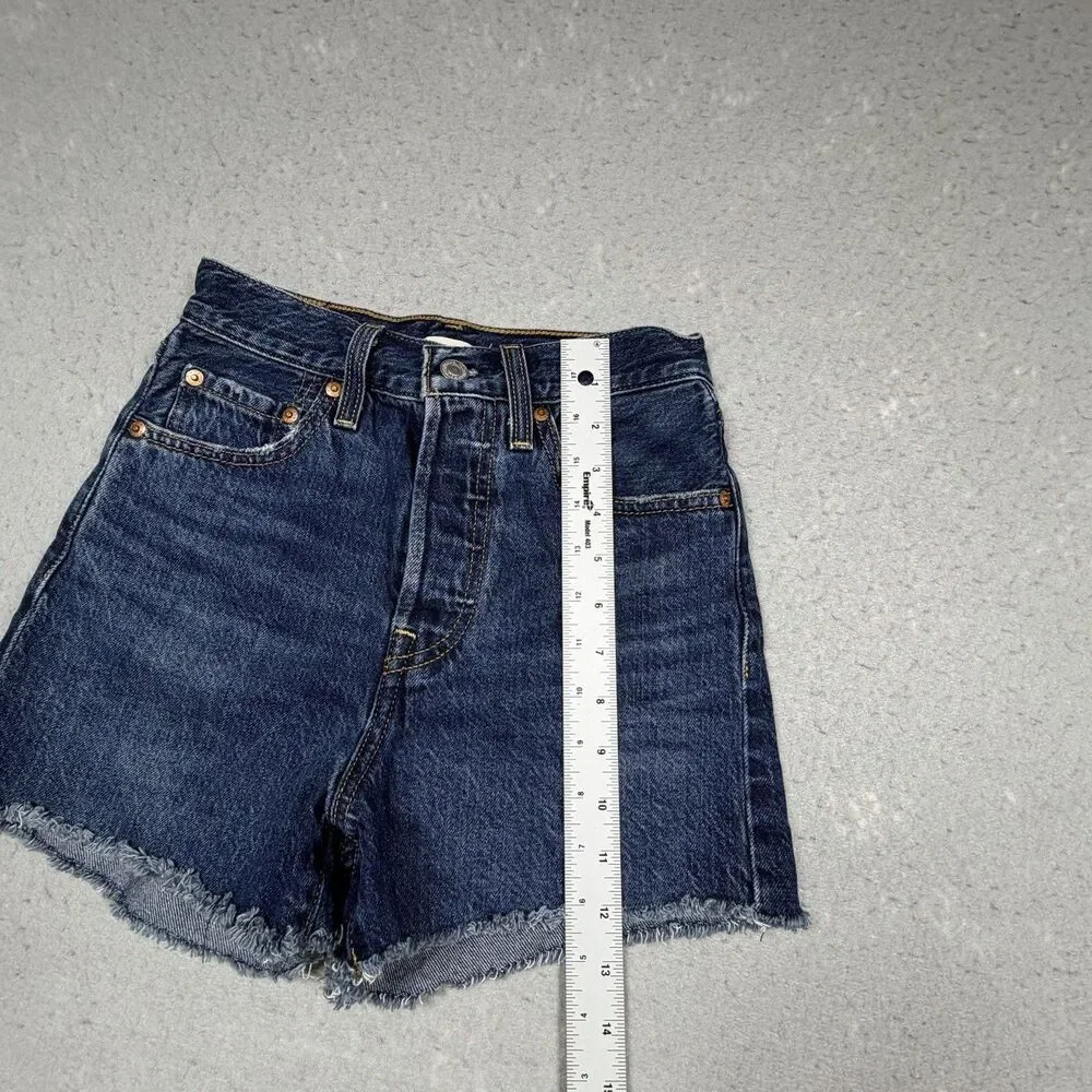 Levis Ribcage Jean Shorts Women’s Size 24 Light Wash Denim Cut Offs Pockets